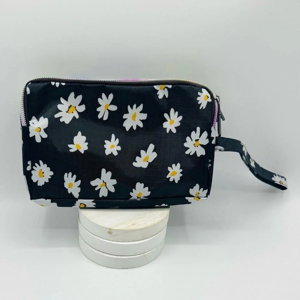 Daisy Makeup Cosmetic Wristlet